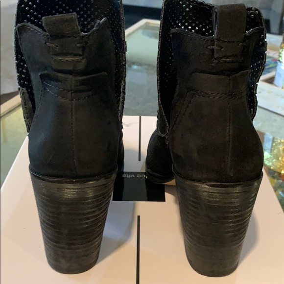 Heeled bootie - Picture 4 of 8